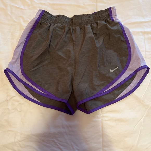Grey Nike shorts - Picture 1 of 2